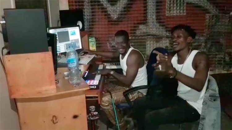 BRIGADIER en direct du studio M3 MUSIC pour le titre RINTIN (Freestyle Vidéo)