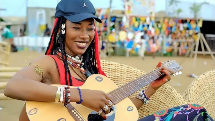 FATOUMATA DIAWARA – MAMA (CLIP)